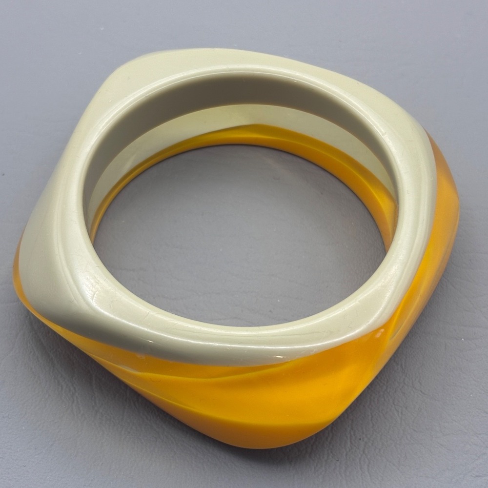 Lucite Acrylic Yellow-Orange, Clear Green Bangle Bracelet Chunky Colorful 8.5 - Picture 6 of 7